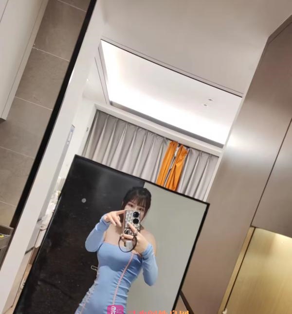 上城三点粉笑笑