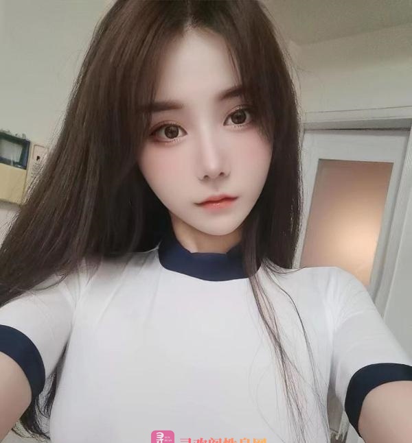 南山颜值系大胸嫩妹