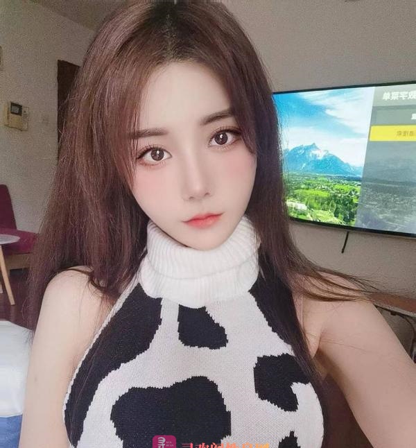 南山颜值系大胸嫩妹
