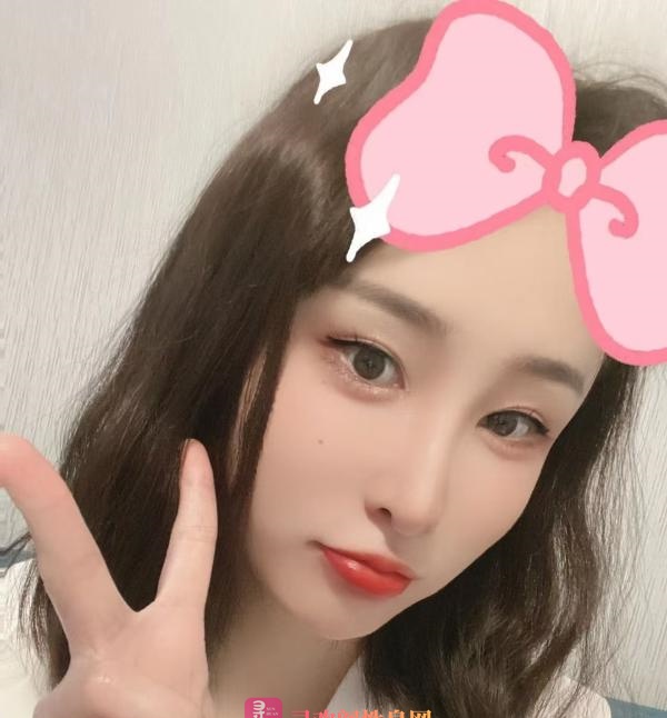 汉服白嫩小姐姐