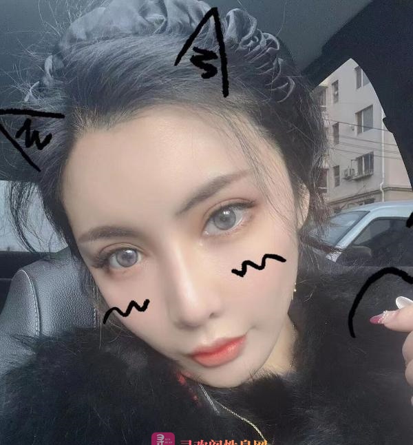 网红脸小姐姐