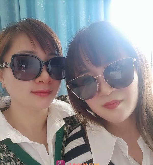 姐妹花双飞喷泉