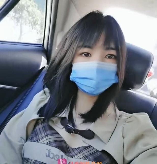 着实一般般的莲坂紫儿