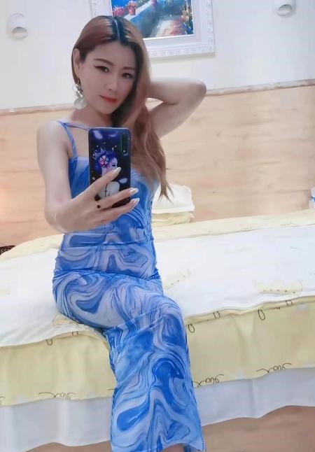 气质豹纹少妇