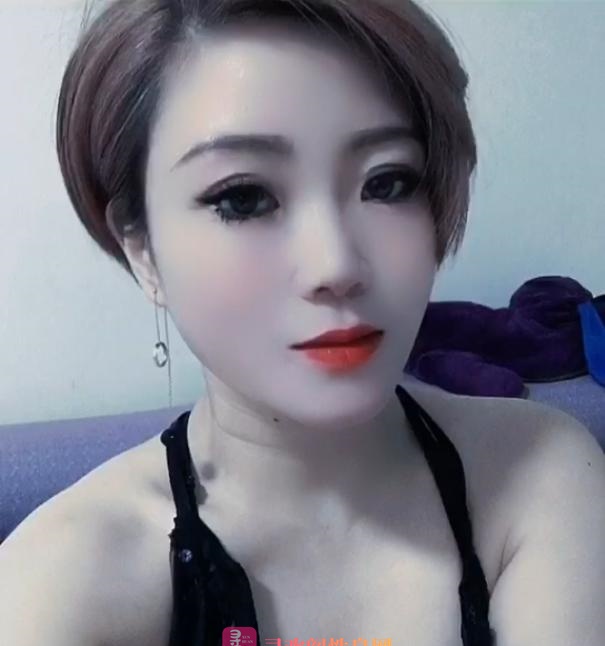 高新服务短发御姐