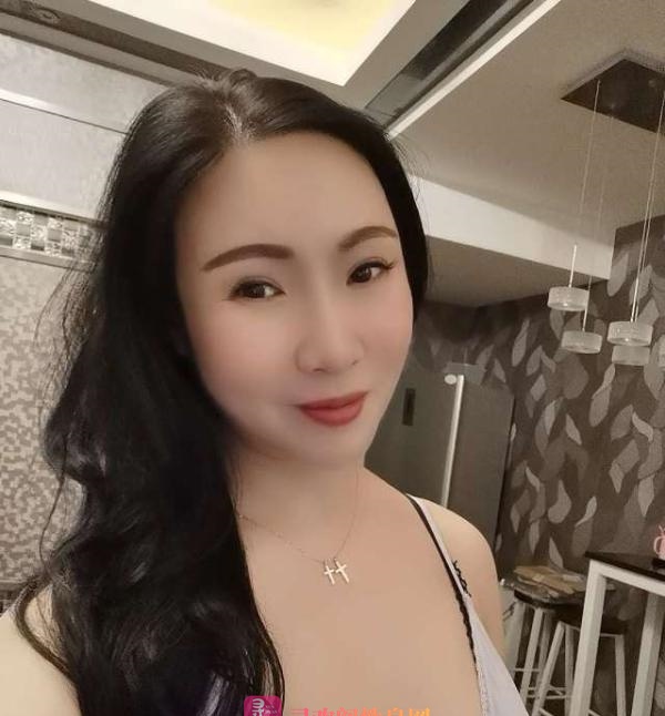 性感幺妹
