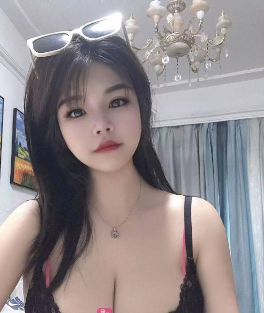 潭村大胸性感骚妹