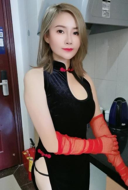贤妻型笑笑御姐