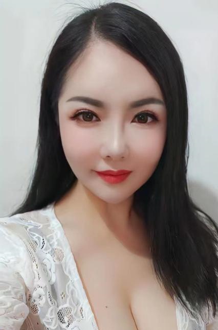 经典服务型少妇