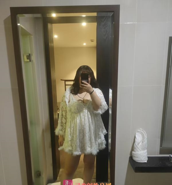 身材丰满的胖妞