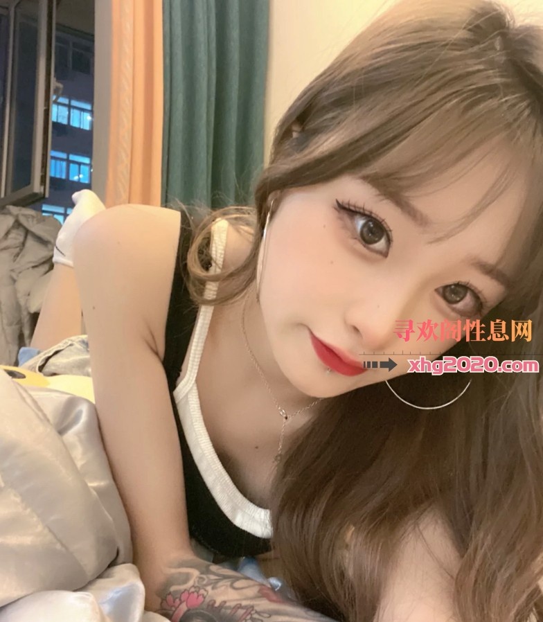 娇小可爱迷人的妹子