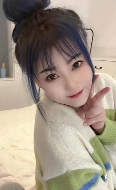 御姐杨箕小天依