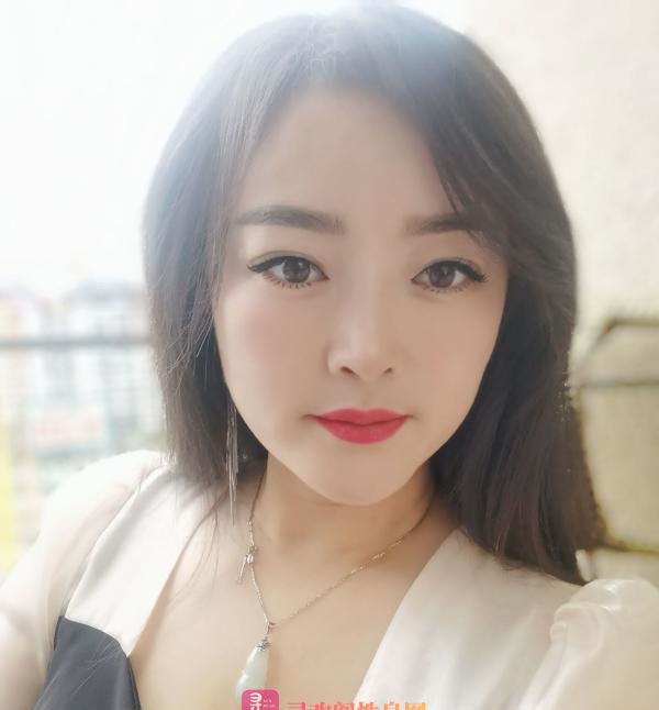大奶丰满骚妇