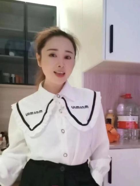欢乐谷服务系小冉