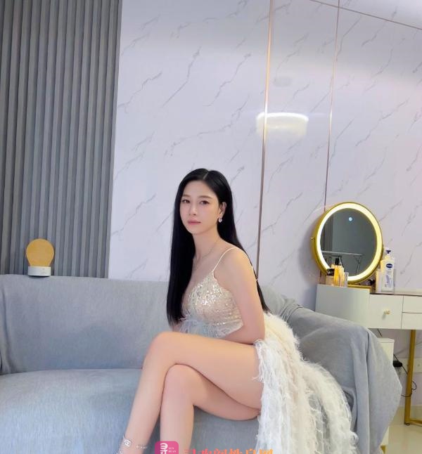 天河黑丝长腿妹子