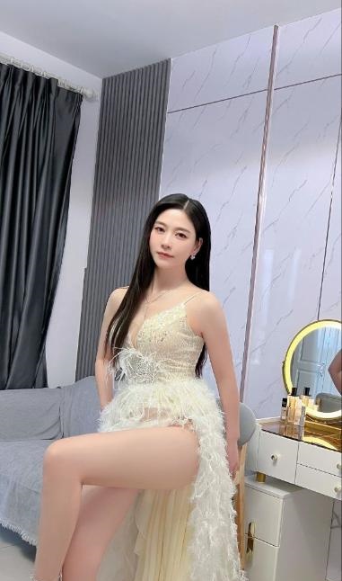 天河黑丝长腿妹子