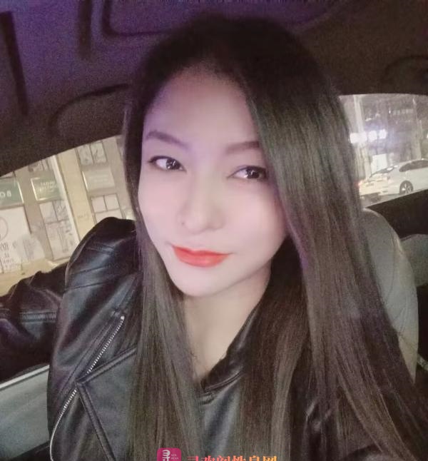 爆浆丰乳肥臀小少妇