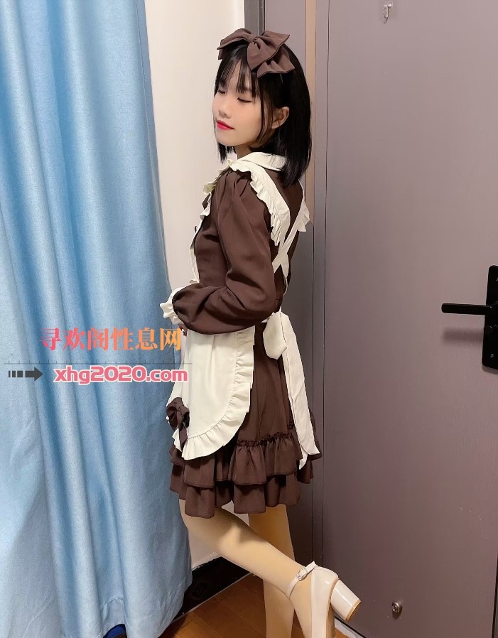 零零后高颜值妹子