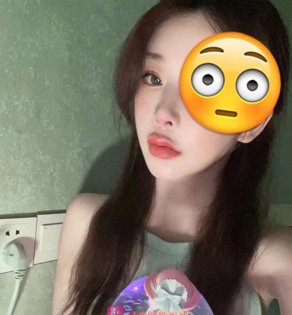 汉阳巨乳粉嫩画老师