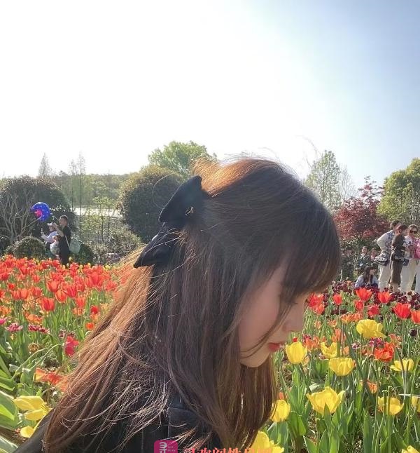 光谷奈奈