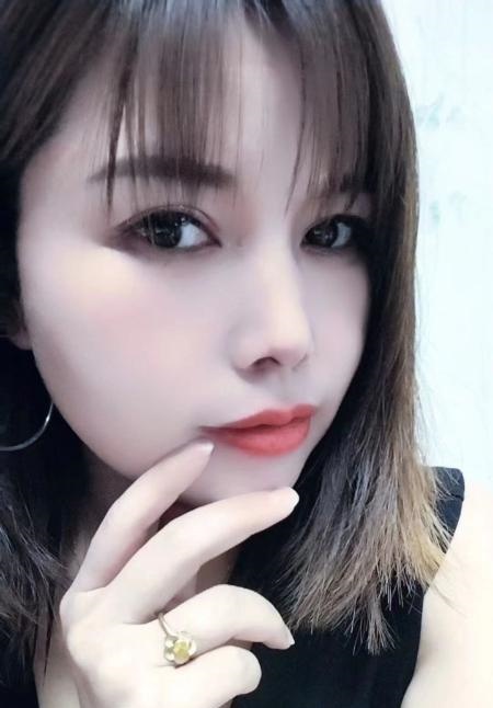 黑丝大奶少妇