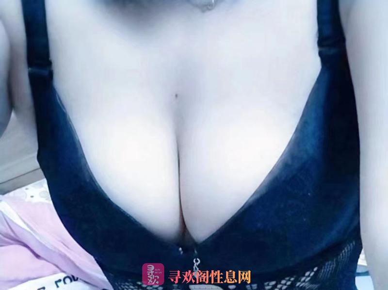 黑丝大奶少妇