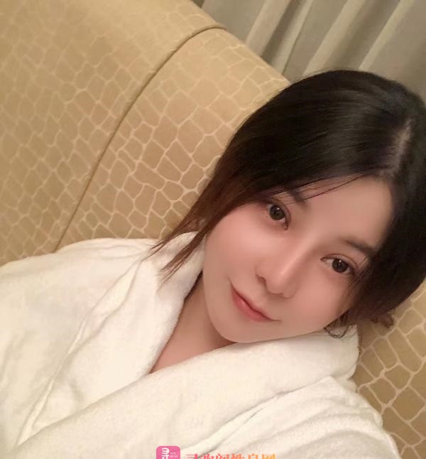 平江万达微胖妹子