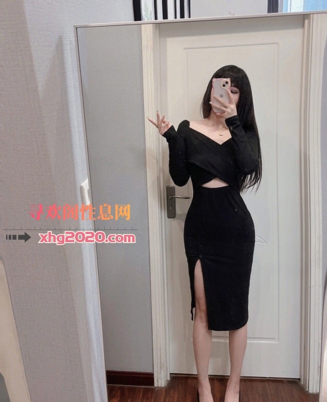 甜美大胸美女