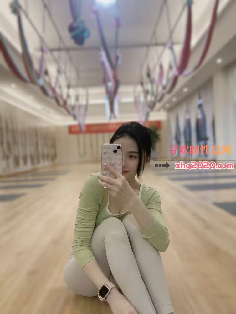 瑜伽小姐姐