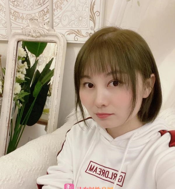 大奶燕子