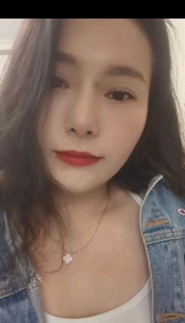 深夜探访钟楼气质少妇