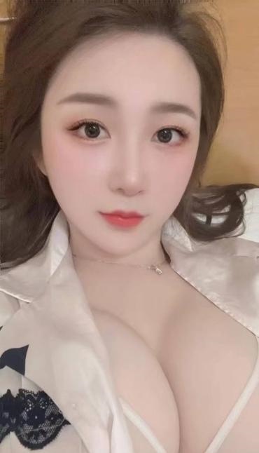 天河风骚大胸嫩妹