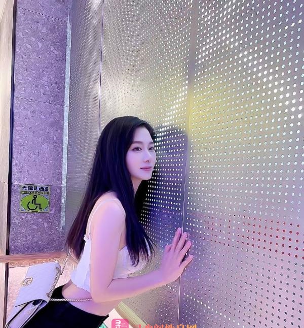 天河清纯系妹子
