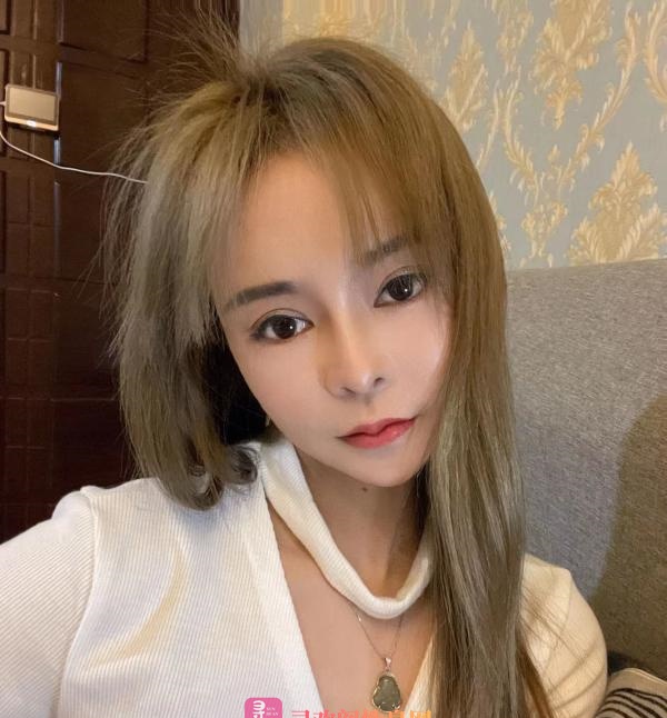 武侯娇小玲珑妹子