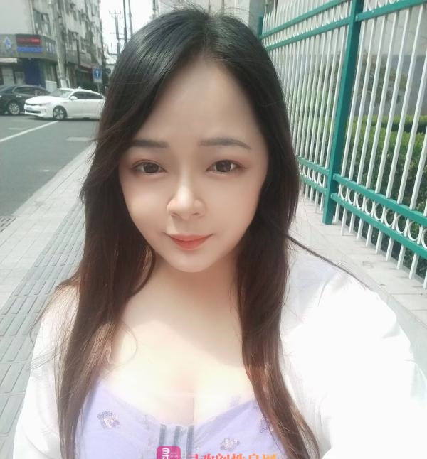 大胸妹yyds