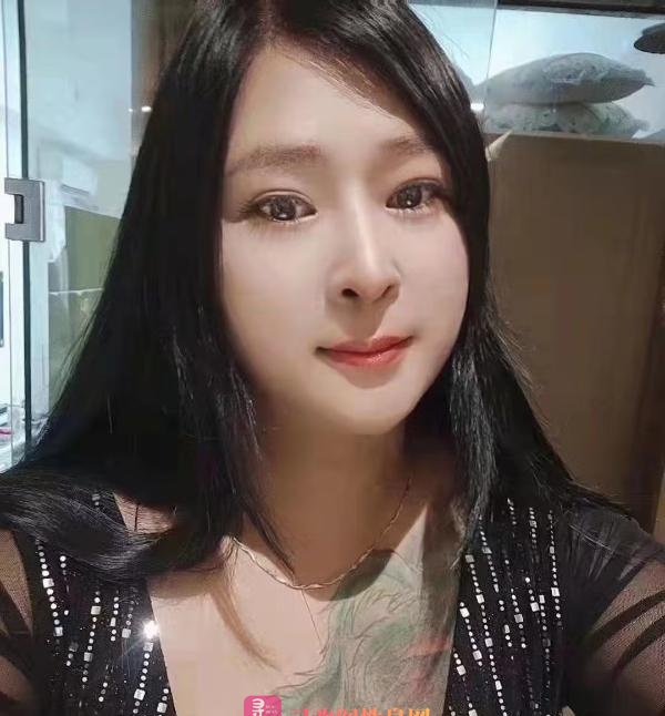 性价比纹身熟女