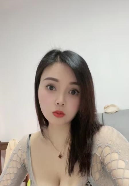 大胸丝袜小姐姐