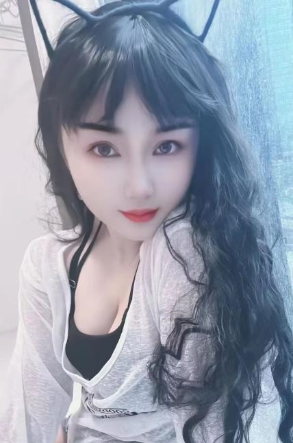 越秀天依长腿妹