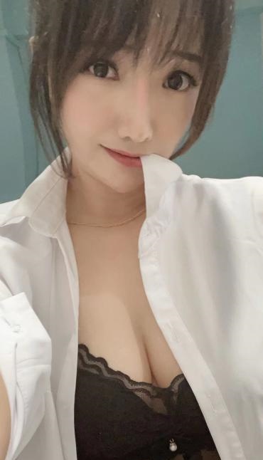 大奶骚依依