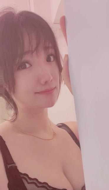 大奶骚依依