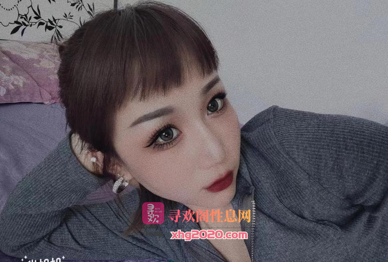 江岸少妇