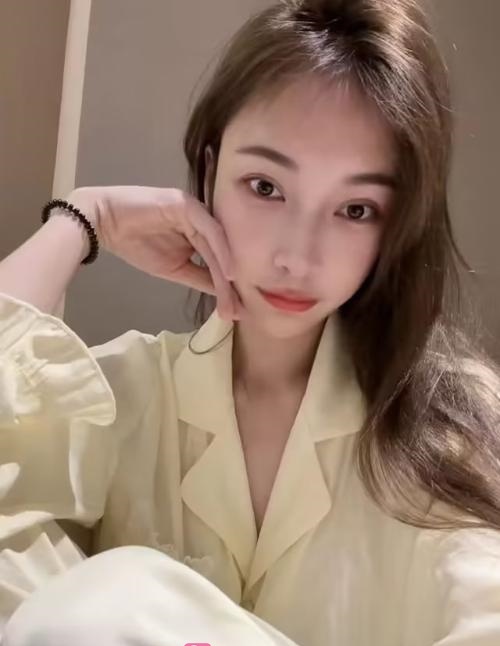 姑苏身材不错的妹子