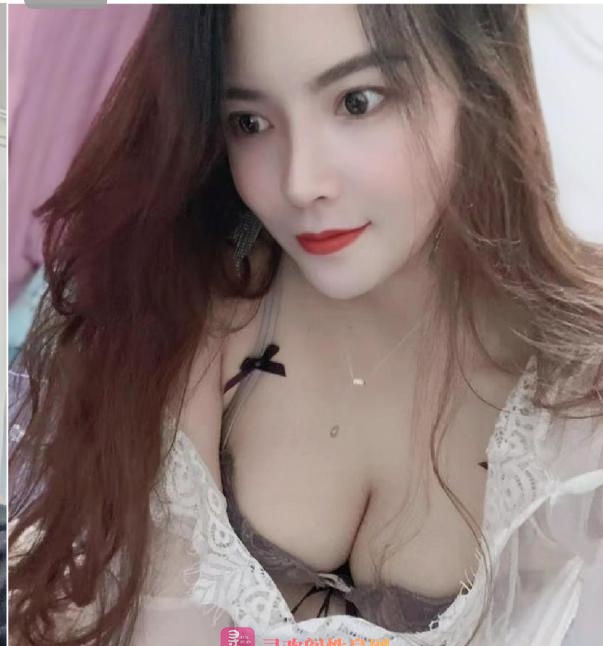 高挑C胸风情诱惑