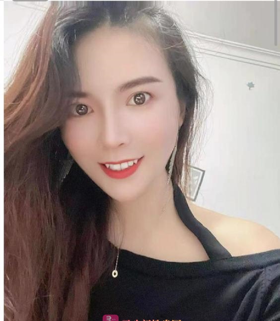 高挑C胸风情诱惑