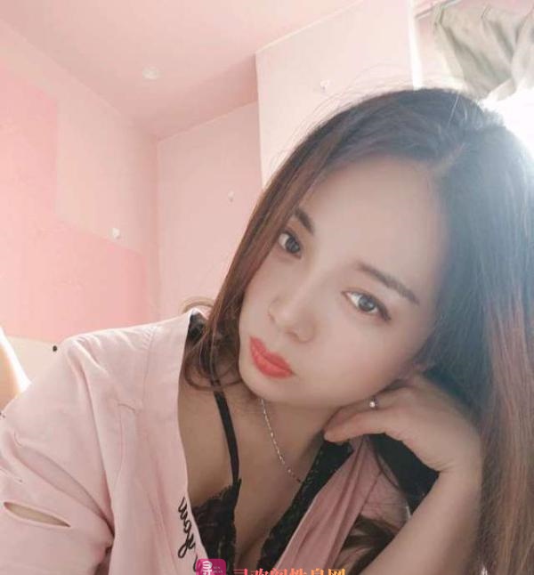美甲店兼职小姐姐