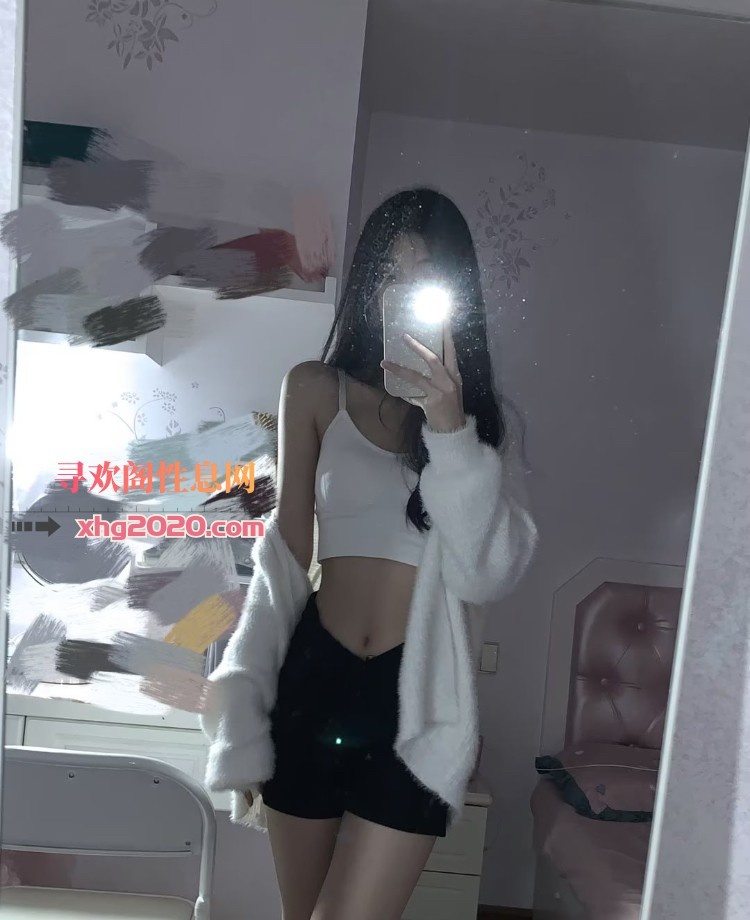大胸嫩妹