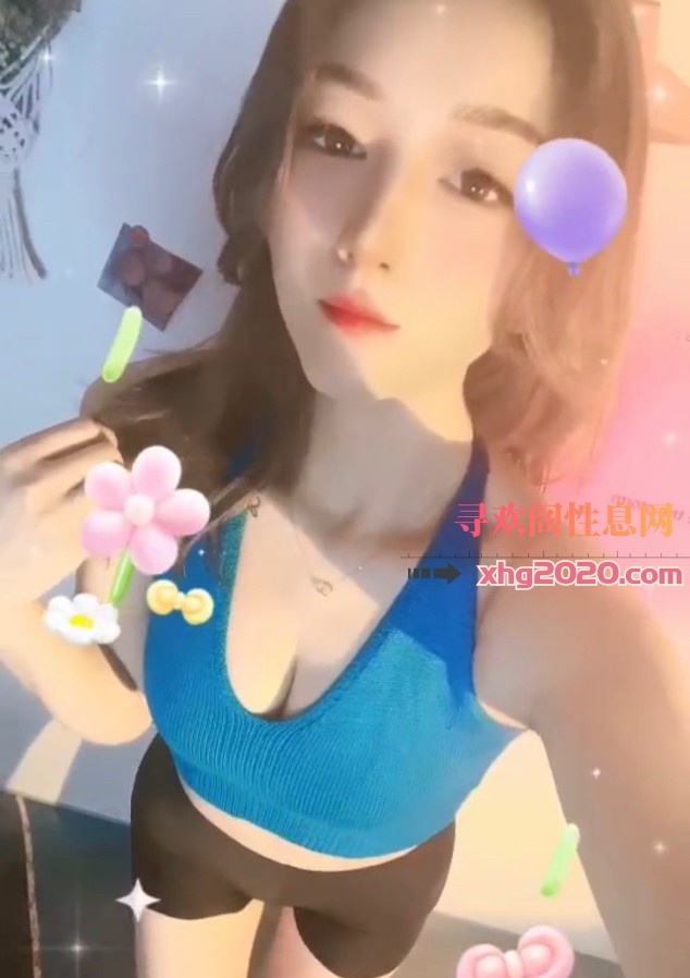 戴眼镜的火辣性感美女