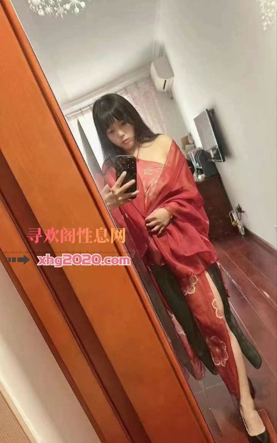 胸很大的美少妇