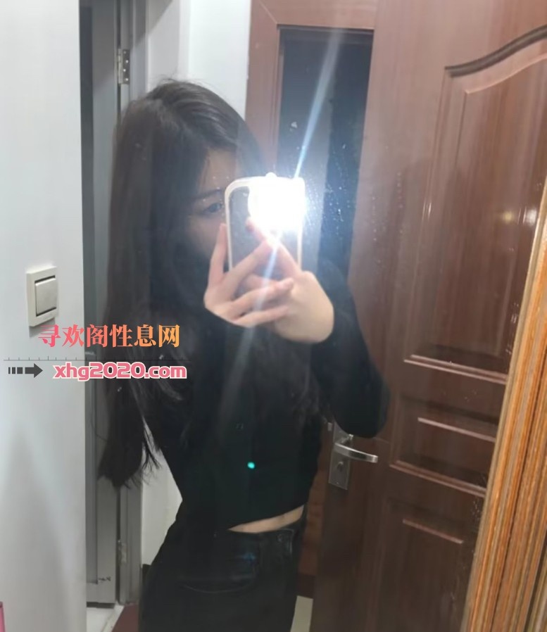 天桥嫩妹