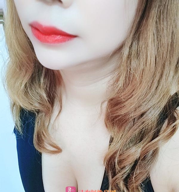 后入天花板熟女小姐姐